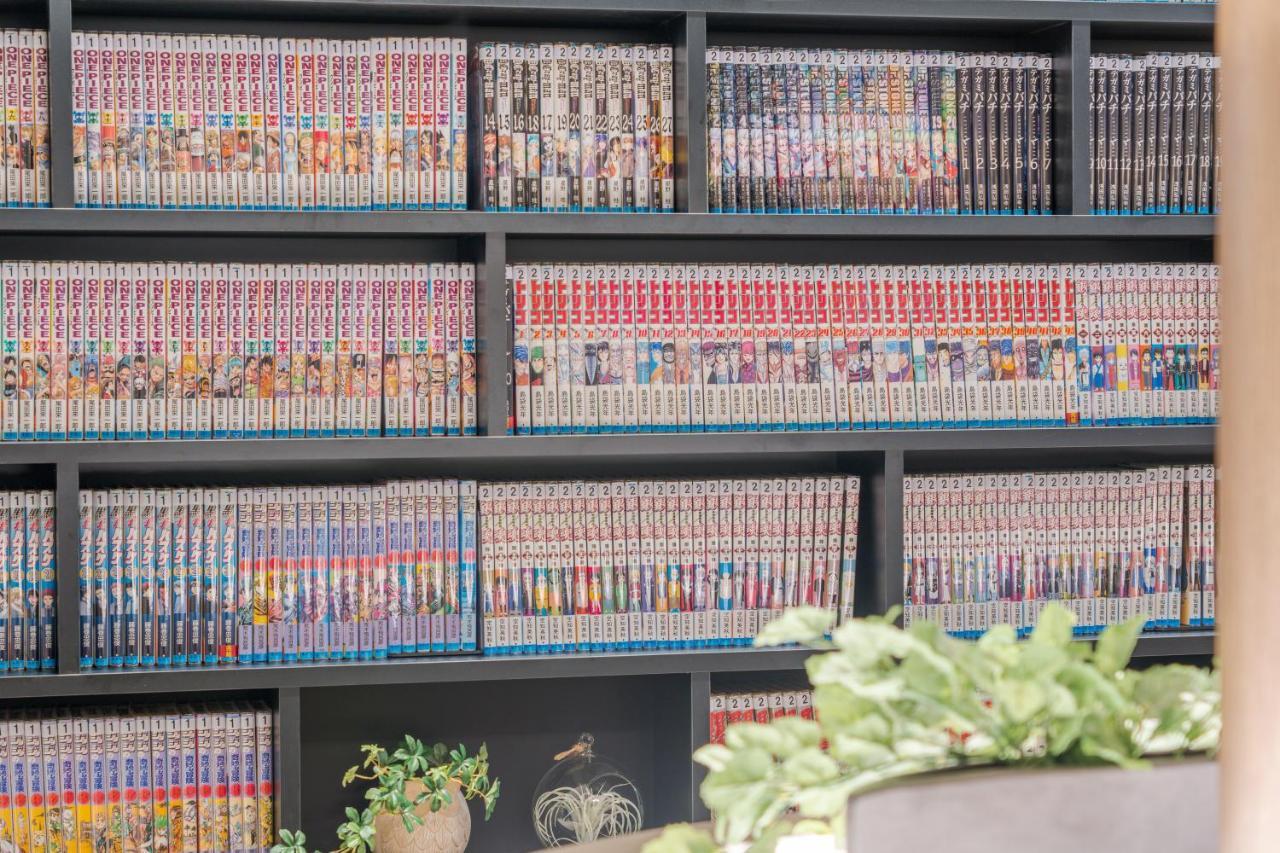 Quintessa Hotel Osaka Shinsaibashi Comic & Books Extérieur photo