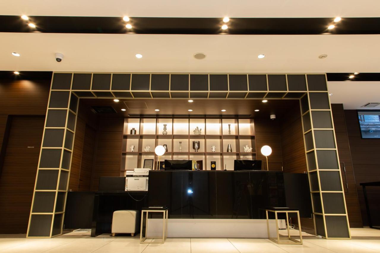 Quintessa Hotel Osaka Shinsaibashi Comic & Books Extérieur photo